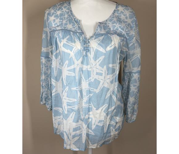 Crown and Ivy Tops - Crown and Ivy Blue‎ and White Starfish Shirt 100% Cotton Size M